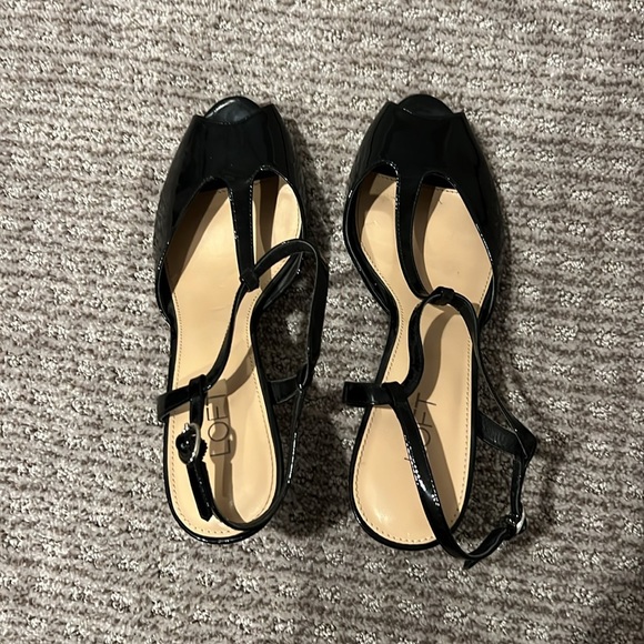 LOFT STRAPPY PEEP TOES - Picture 2 of 6